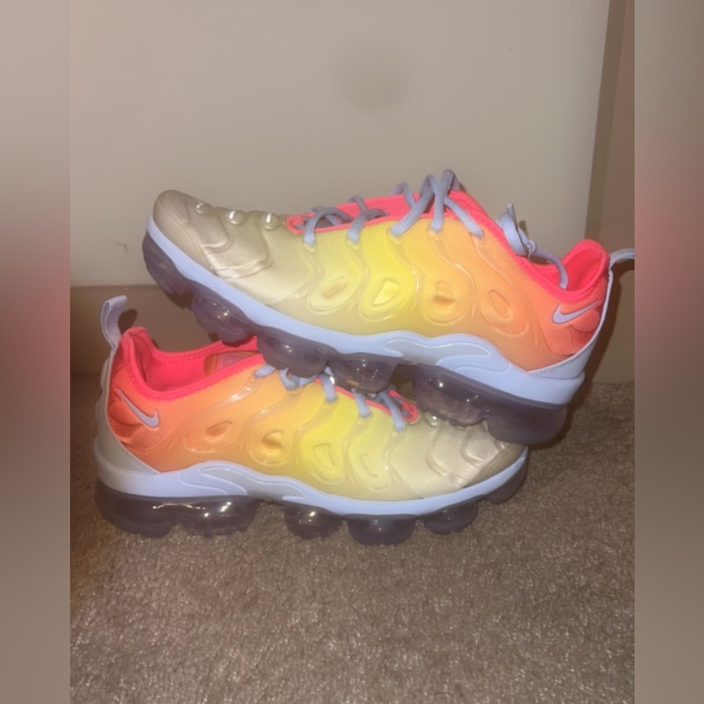 Wmns Air VaporMax Plus ‘Sunrise’
